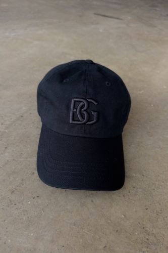 CZAPKA UNISEX BG FUFU | CZARNY